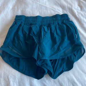 Lululemon runner shorts size 4